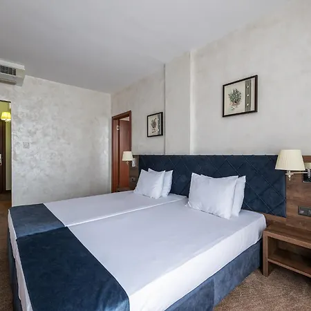 Flamingo فندق 3*