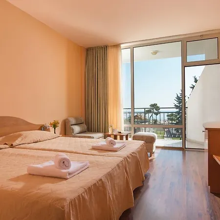Flamingo 3*
