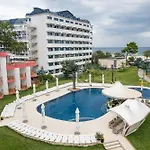 Flamingo 3*