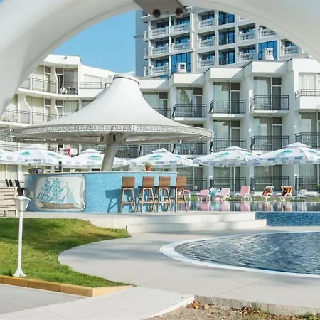 Flamingo 3* ساني بيتش