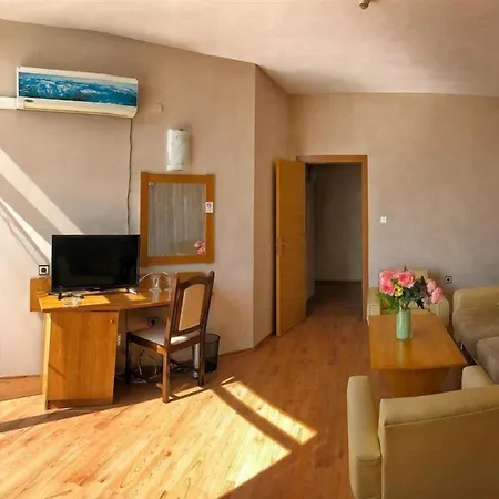Flamingo 3* ساني بيتش