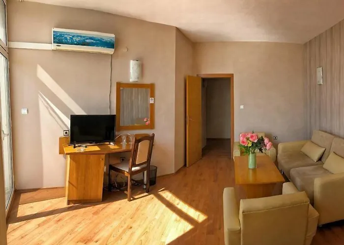 Flamingo 3* Slantschew brjag